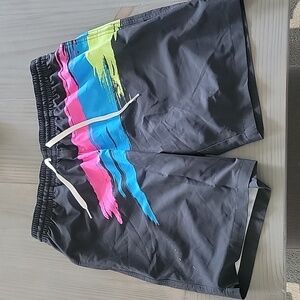 Chubbies Men’s Colorful 7” Inseam Classic Swim Trunks Mesh Liner Size Large